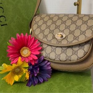 Authentic Gucci Shoulder /Crossbody Bag.